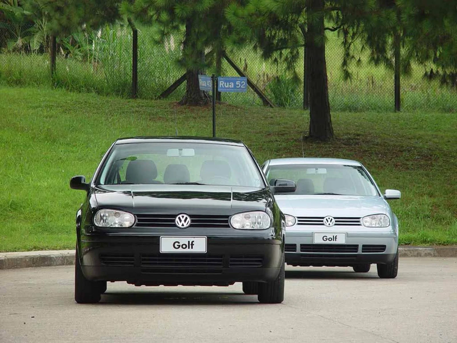 VW Golf 2002 Black and Silver