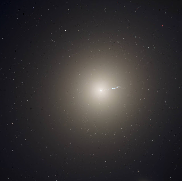 galaksi-messier-87-informasi-astronomi