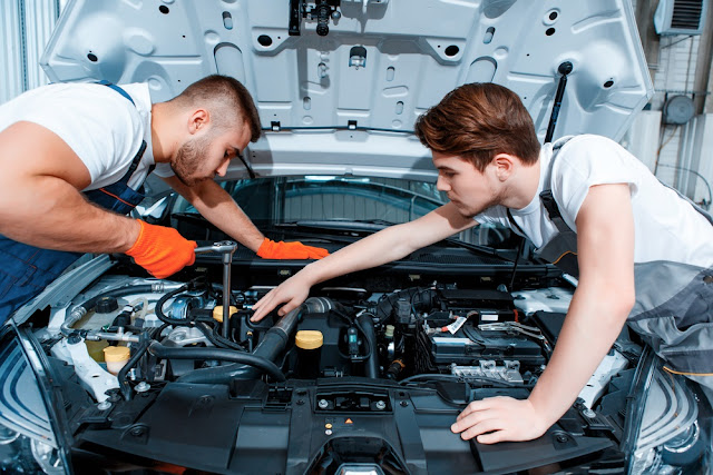 Auto Mechanic