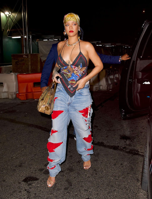 Rihanna – Beautiful Braless Boobs Night Out Style