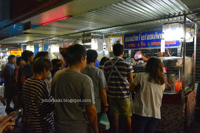 Yaowarat-Toast-Bread-Bangkok-Thailand