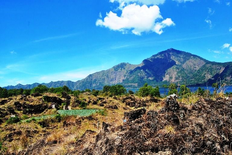 Kawasan wisata tersohor Gunung Berapi Danau Batur Kintamani Bali - Kintamani, Batur, Penelokan, Bangli, Bali, Indonesia, Tujuan, Objek, Kawasan, Destinasi, Tempat, Daerah, Area, Wilayah, Wisata, Gunung Berapi, Danau, Populer, Terkenal, Tersohor, Termasyur, Terbaik, Ternama, Kondang, Keren, Hits, Favorit, Top