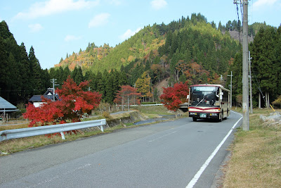 広河原　バスのある風景