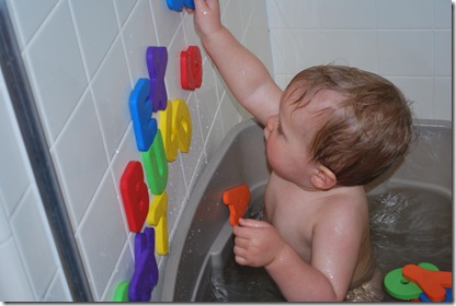 2009-04-27 Myron in tub with ABC 001