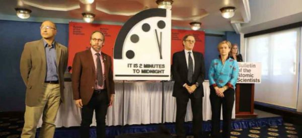 Estamos a “dos minutos” de una catástrofe global, según “Reloj del Fin del Mundo”