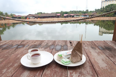 Teras  Kanaka Lake Villa Batam