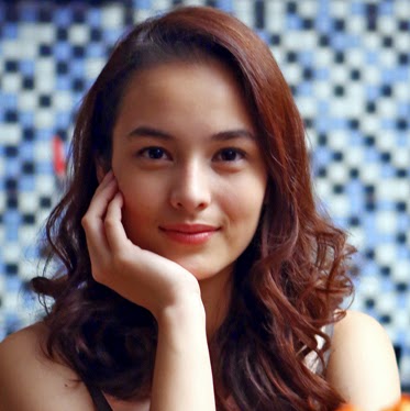  mulai dikenal masyarakat semenjak menjadi bintang video klip grup band peterpan kala itu Biodata Profil Dan Foto Terbaru Chelsea Islan Lengkap