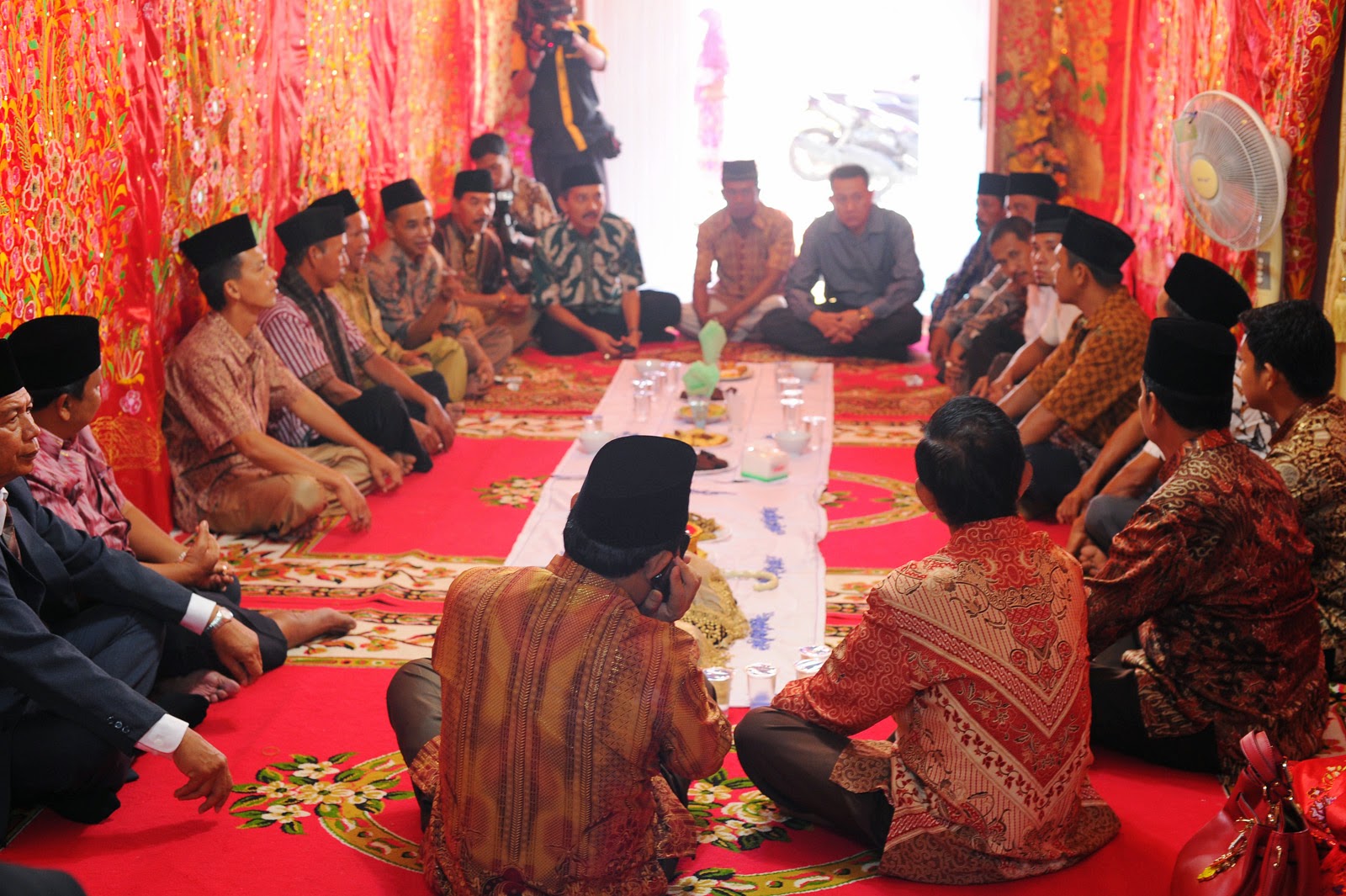 Melihat Megah dan Indahnya Upacara Pernikahan Adat Minang 