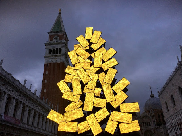 Venice Gold Plessi Digital Christmas Tree 2020 photo by Cat Bauer