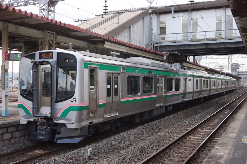 郡山駅停車中のE721系1000番台