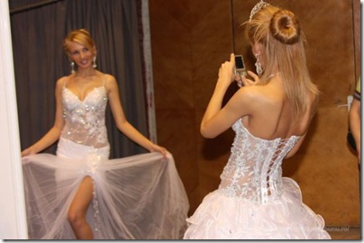 cute_female_photographers_640_05