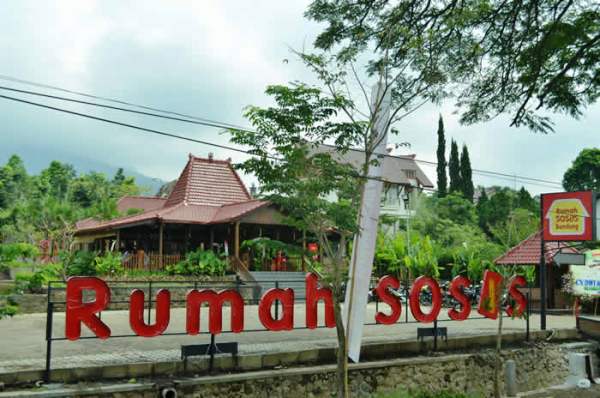  Wisata Kuliner Kota Bandung Pilihan Untuk Makan Bersama Keluarga 15 Wisata Kuliner Kota Bandung Pilihan Untuk Makan Bersama Keluarga