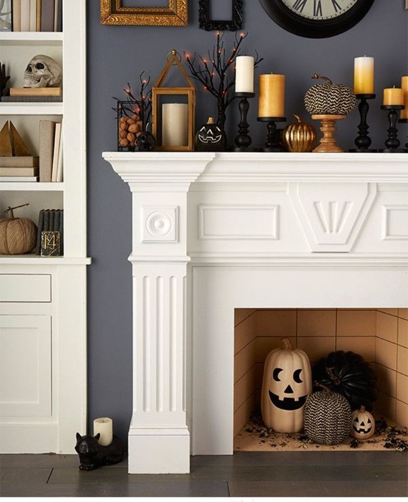 Spooktacular Shelfies | 7 Ways to Dress Up Your Mantle for Halloween - via BirdsParty.com