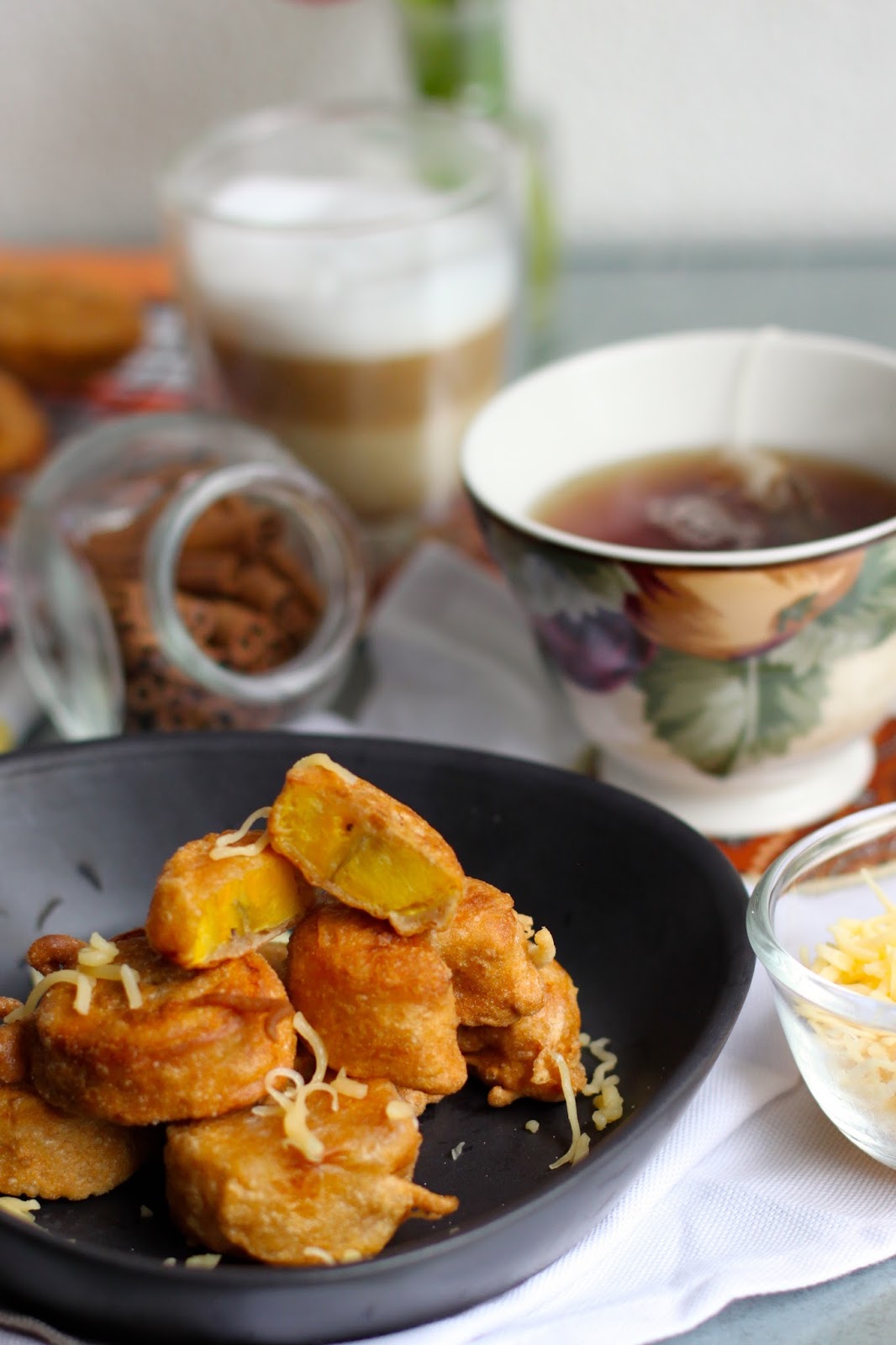 Olivia Cooks in Holland: PISANG GORENG  INDONESIAN BANANA 