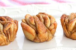 Cinnamon Sugar Pull-Apart Muffins