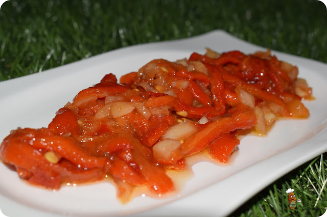 PIMIENTOS ASADOS CON CEBOLLA - La Crocinera