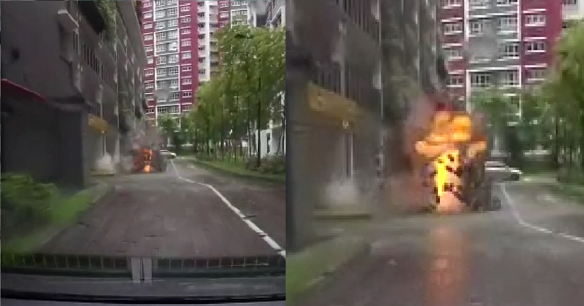 Driver, family escape as lightning strikes ground in front of car, posted on Thursday, 09 September 2021