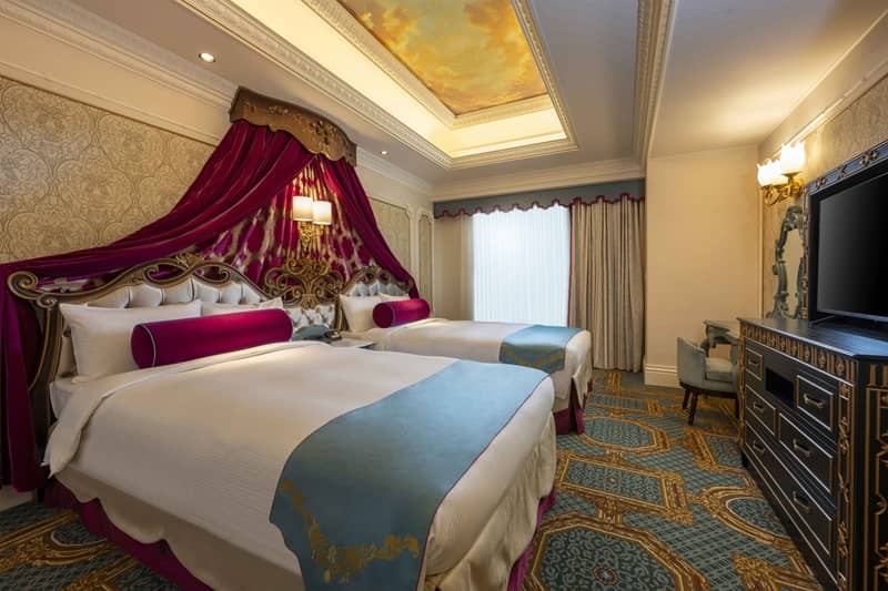 Grand Chateau guestroom at Tokyo DisneySea Fantasy Springs Hotel | Image: ©Disney