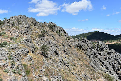 Rochas no vale de Penha Garcia em Castelo Branco