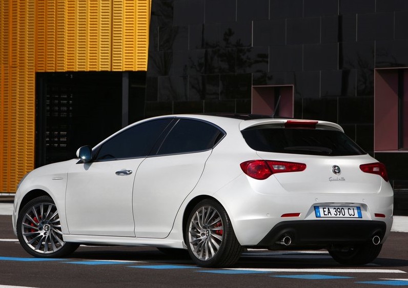 ALFA ROMEO GIULIETTA ( 2011 ) Interior dashboard