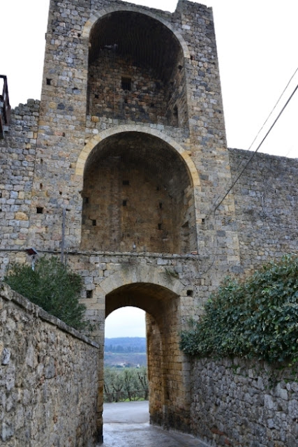 INTERNO-PORTA-ROMEA-MONTERIGGIONI