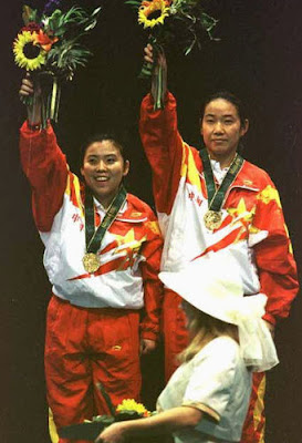 Atlanta 1996 - Deng Yaping y Hong Qiao, campeonas de dobles en tenis de mesa