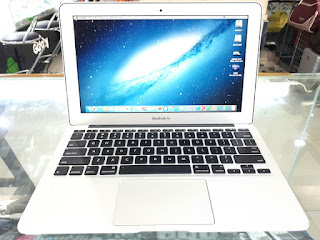 MacBook Air 11-inch Mid 2011 A1370 Core i7 1.8GHz RAM 4GB SSD 256GB Kode 302