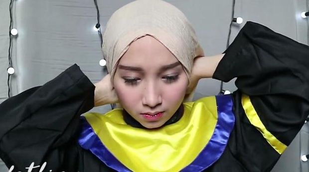 Tutorial Hijab Wisuda praktis