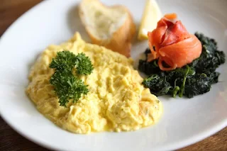 Omelette, épinards, saumon fumé pour Carême