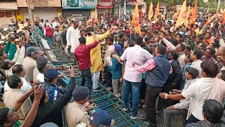 people crowed
