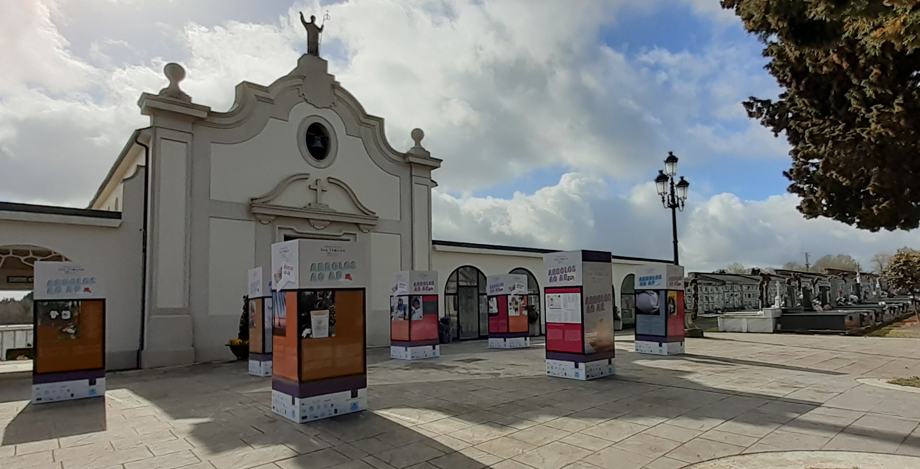 Exhibition at Cemetery of San Froilán