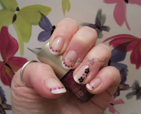 Flowers_and_dots_nail_art