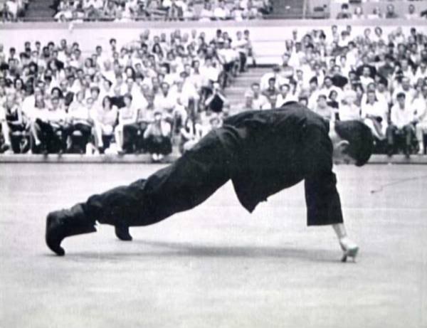 Bruce lee 1finger pushup