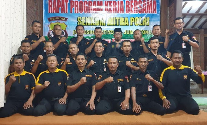  Penyusunan Program Kerja SENKOM Kec. Matesih.