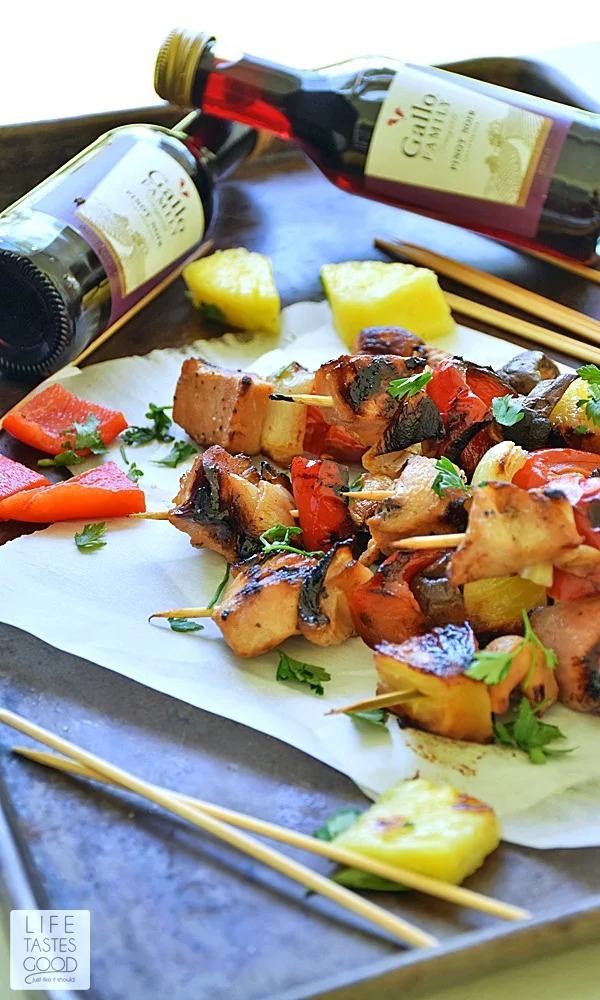 Grilled Honey Chicken Kabobs recipe is a sweet and smoky mix of chicken and fresh vegetables marinated in a simple, yet flavorful, soy sauce and honey mixture all together on a handy stick! Perfect for a picnic! #SundaySupper