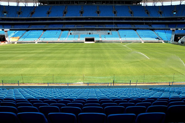 Arena Grêmio tem arquibancadas bem próximas ao campo