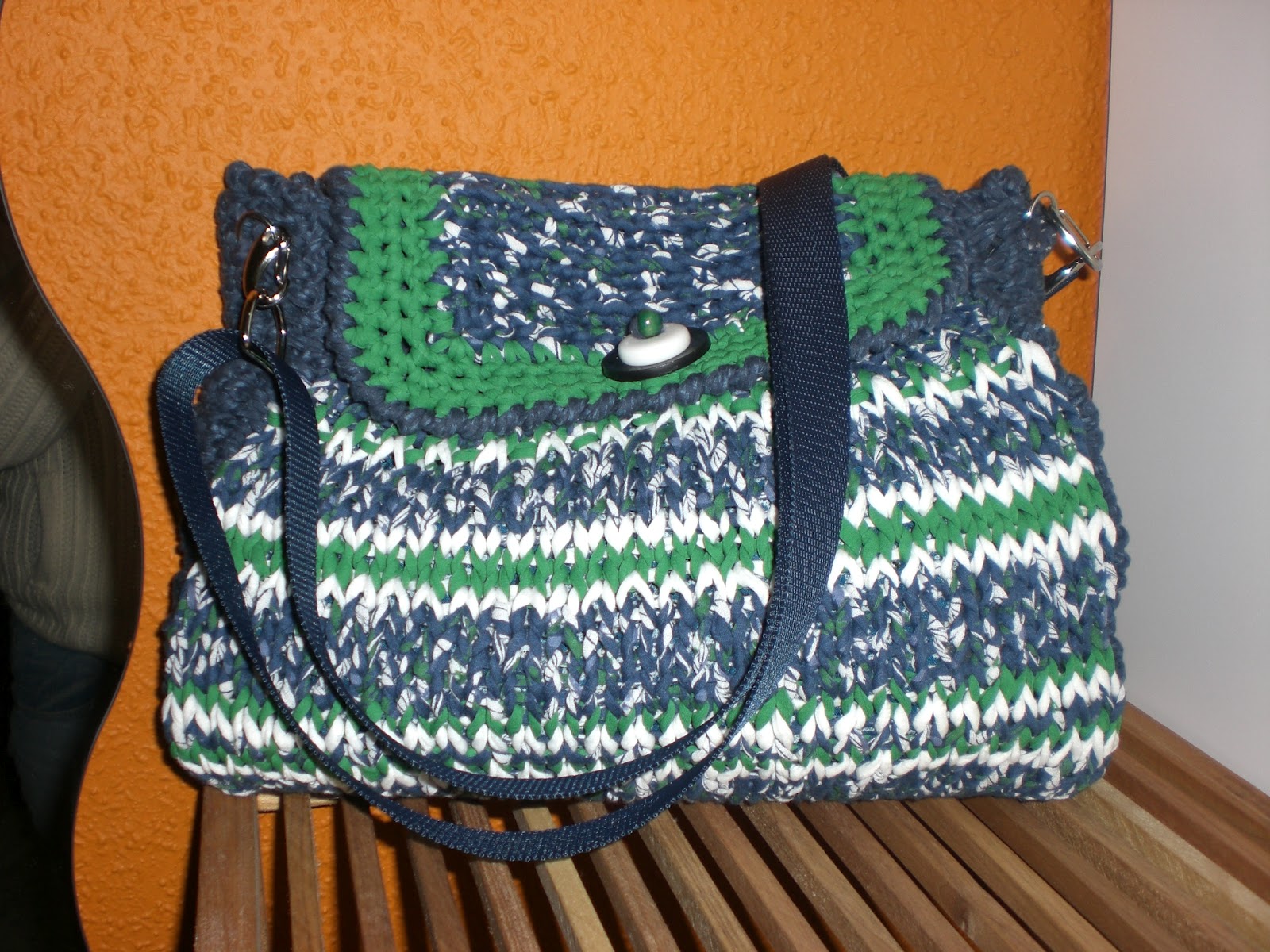 El estampado azul, con el morado y rosa, queda muy veraniego y juvenil
