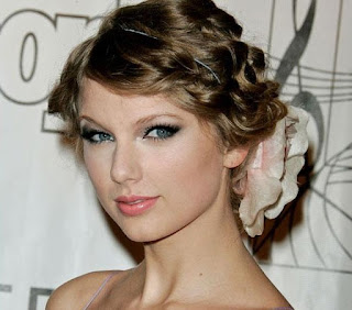 Taylor swift hairstyles curly 10