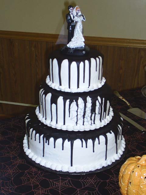 I would rather the white part on this cake be black and have orange and red 