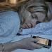 Έχεις το κινητό δίπλα σου όταν κοιμάσαι το βράδυ; Διάβασε τι θα πάθεις!