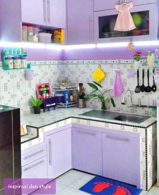 dapur minimalis bertema ungu