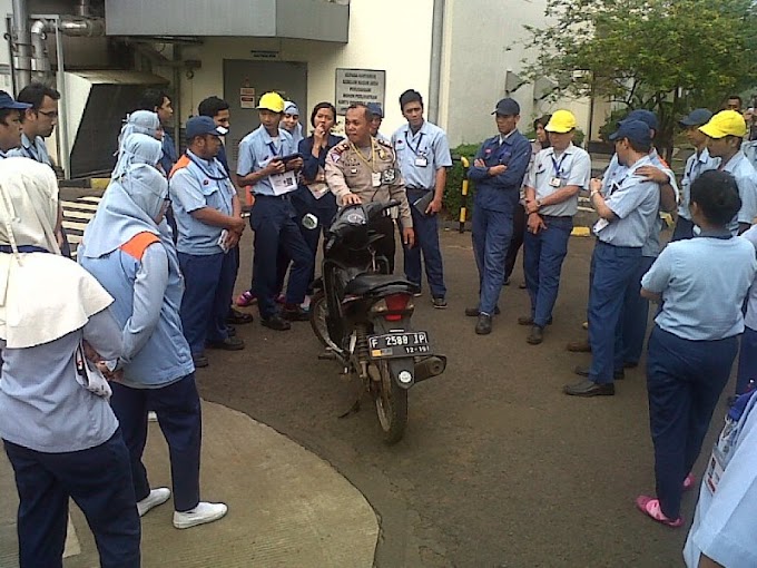 Satlantas Depok Sosialisasikan UU Lalin kepada Buruh Pabrik