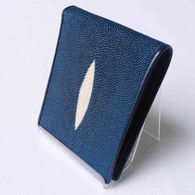 http://jogja-craft.com/category/dompet-pria/