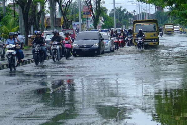Diguyur Hujan, Sejumlah Ruas Jalan di Banda Aceh Tergenang Air