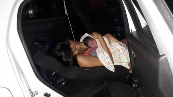 Bebê nasce dentro de carro de aplicativo no Montese em Fortaleza