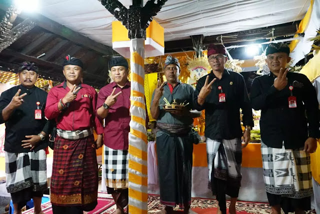 Sekda Tabanan Menghadiri Upacara Ngaben Ngerit di Merajan Gobleg Desa Adat Jatiluwih