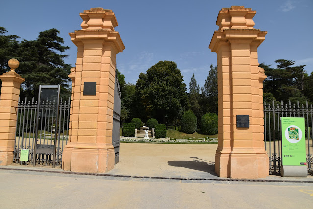 Jardines del palacio de Pedralbes... Barcelona, Cataluña, España..