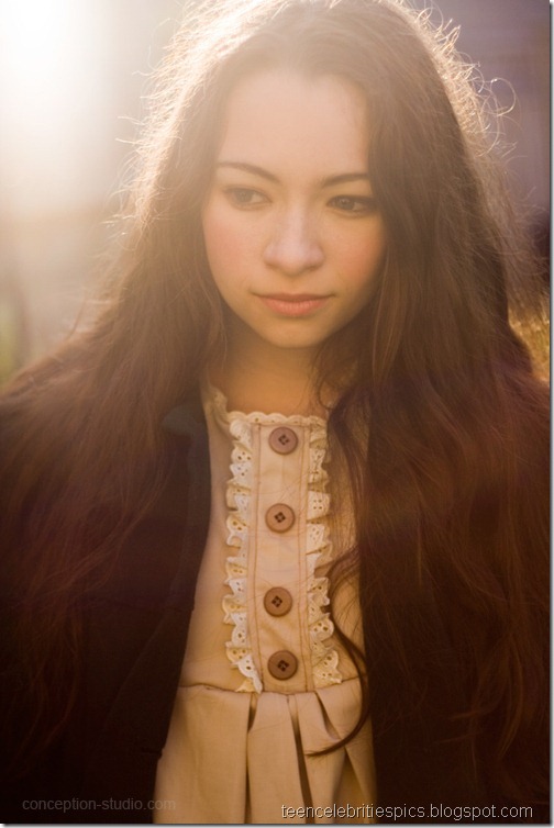 Jodelle Ferland Hot Pics 5