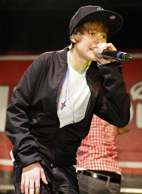 really cute justin bieber pictures. cute justin bieber pics. cute