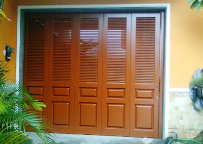 pintu garasi minimalis kayu jati